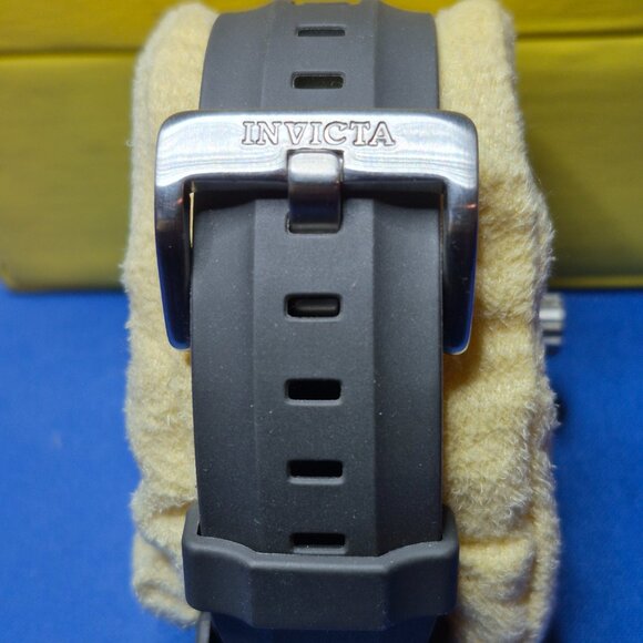 Invicta Master of the Ocean Dive Watch - Picture 6 of 6